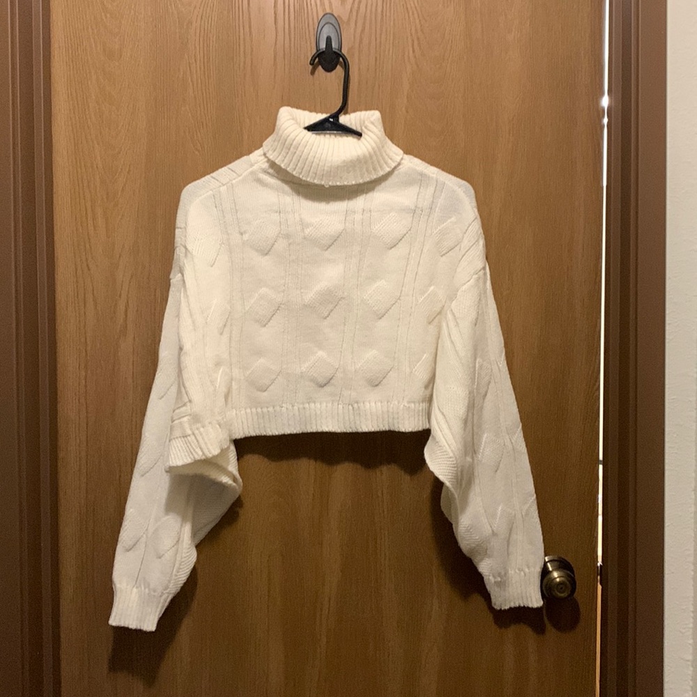 Cropped turtle neck white sweater